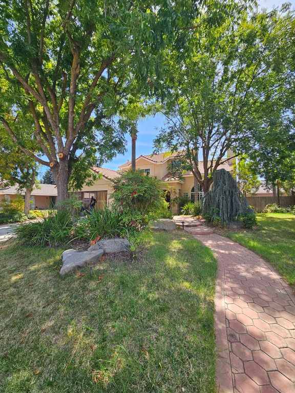 2237 Jon Dr, Fresno, CA 93720