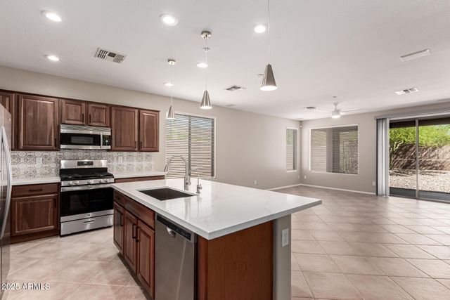 1744 W Turtle Hill Drive, Anthem, AZ 85086