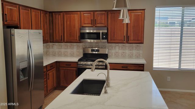 1744 W Turtle Hill Drive, Anthem, AZ 85086