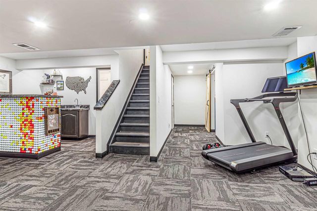 6921 Stratford Drive, Madison, WI 53719