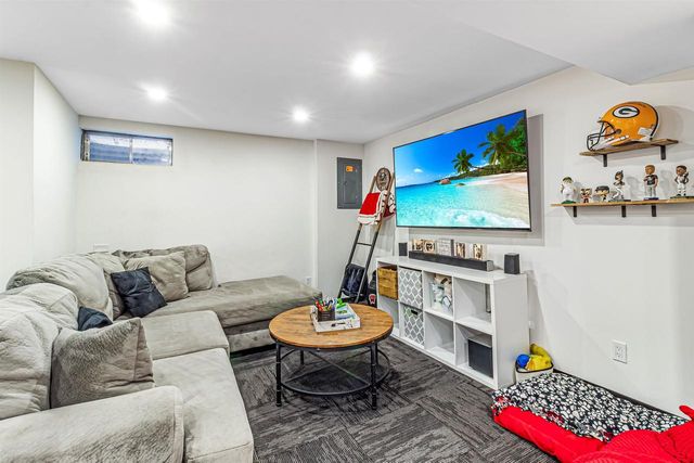 6921 Stratford Drive, Madison, WI 53719