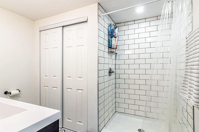 6921 Stratford Drive, Madison, WI 53719