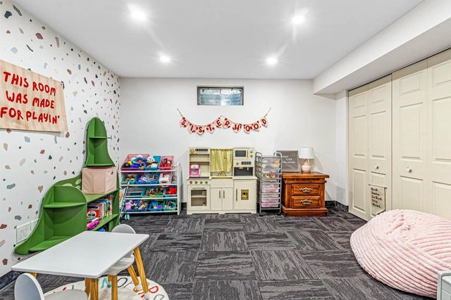 6921 Stratford Drive, Madison, WI 53719