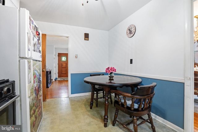 327 NETHERINGTON DR, Broomall, PA 19008