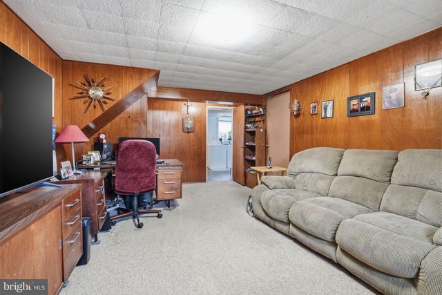 327 NETHERINGTON DR, Broomall, PA 19008