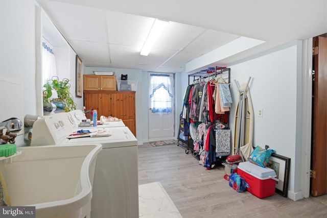 327 NETHERINGTON DR, Broomall, PA 19008