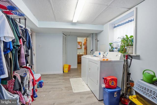 327 NETHERINGTON DR, Broomall, PA 19008