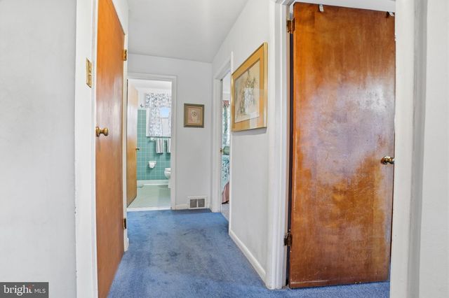 327 NETHERINGTON DR, Broomall, PA 19008