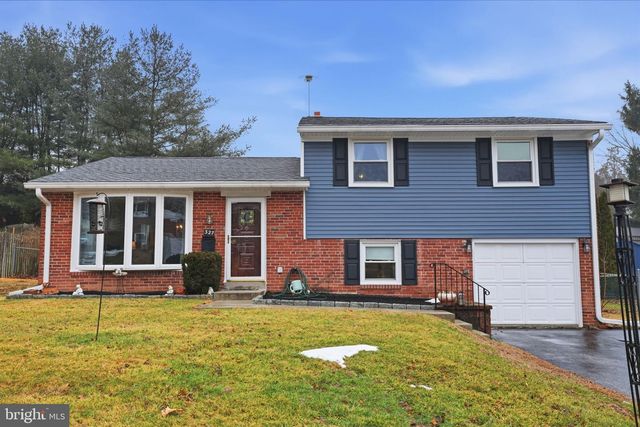 327 NETHERINGTON DR, Broomall, PA 19008