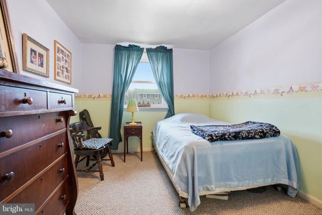 327 NETHERINGTON DR, Broomall, PA 19008