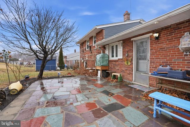 327 NETHERINGTON DR, Broomall, PA 19008