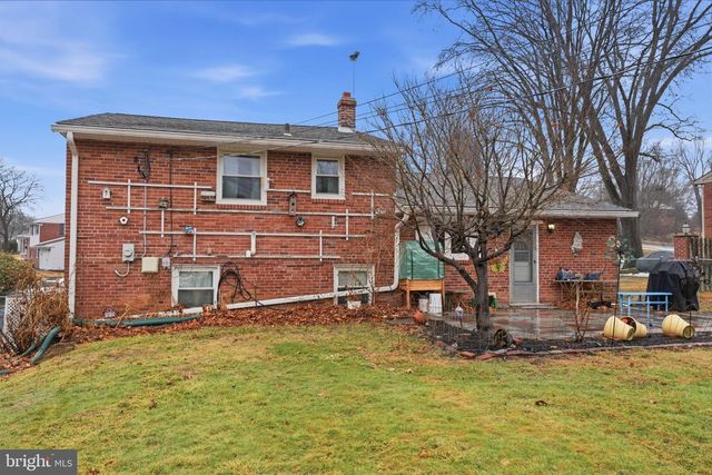 327 NETHERINGTON DR, Broomall, PA 19008