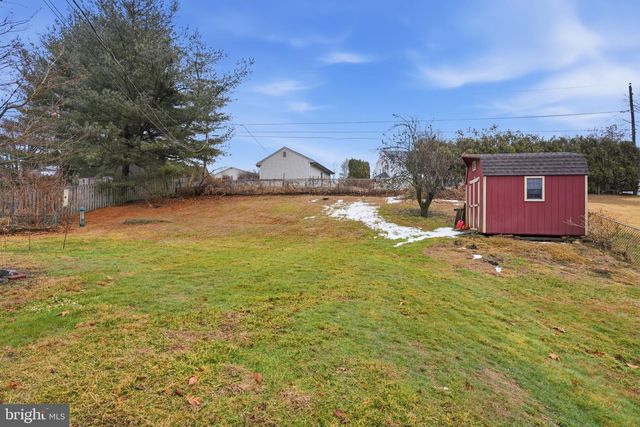 327 NETHERINGTON DR, Broomall, PA 19008