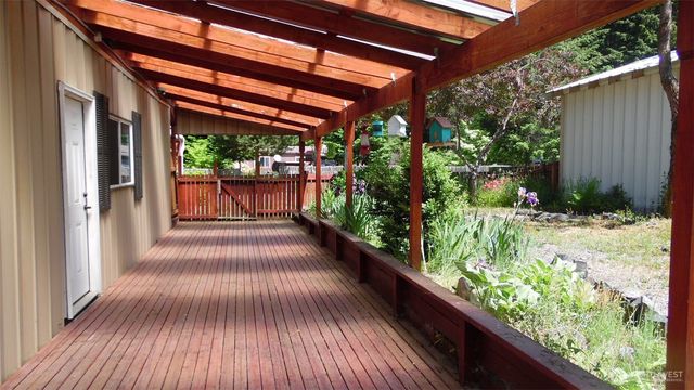 117 Greenwood Avenue, Randle, WA 98377