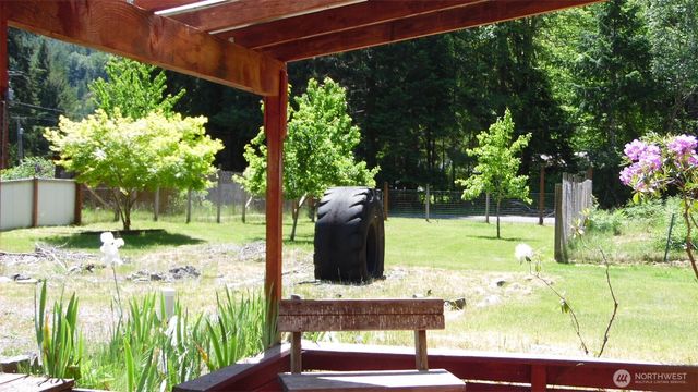 117 Greenwood Avenue, Randle, WA 98377