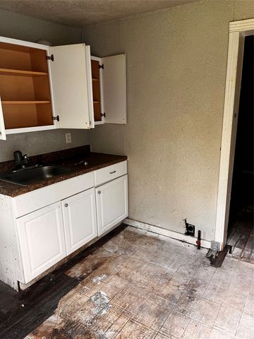 2419 Harding Street, Dallas, TX 75215