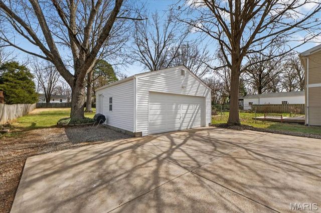 1158 N Geyer Road, Kirkwood, MO 63122