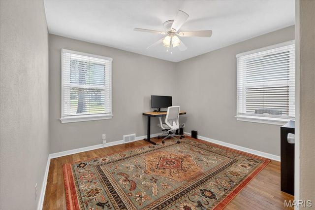 1158 N Geyer Road, Kirkwood, MO 63122