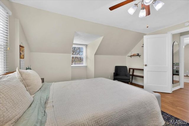 1158 N Geyer Road, Kirkwood, MO 63122