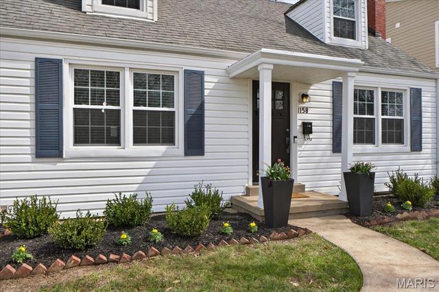 1158 N Geyer Road, Kirkwood, MO 63122