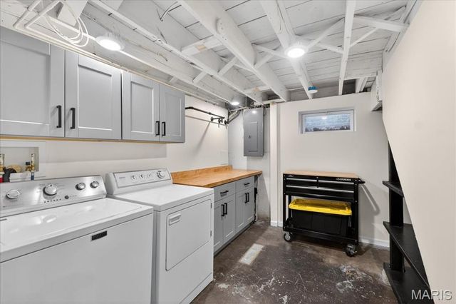 1158 N Geyer Road, Kirkwood, MO 63122