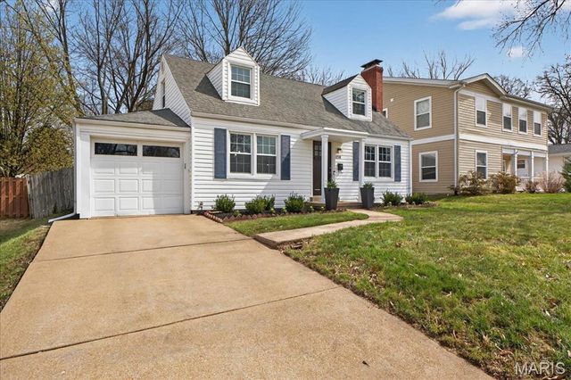 1158 N Geyer Road, Kirkwood, MO 63122