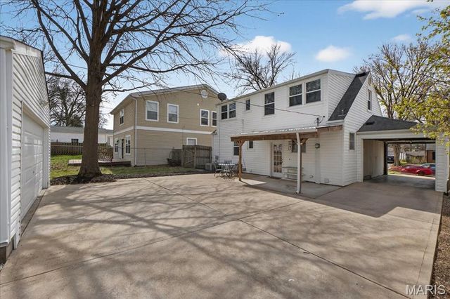 1158 N Geyer Road, Kirkwood, MO 63122