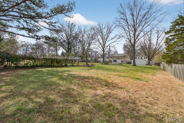 1158 N Geyer Road, Kirkwood, MO 63122