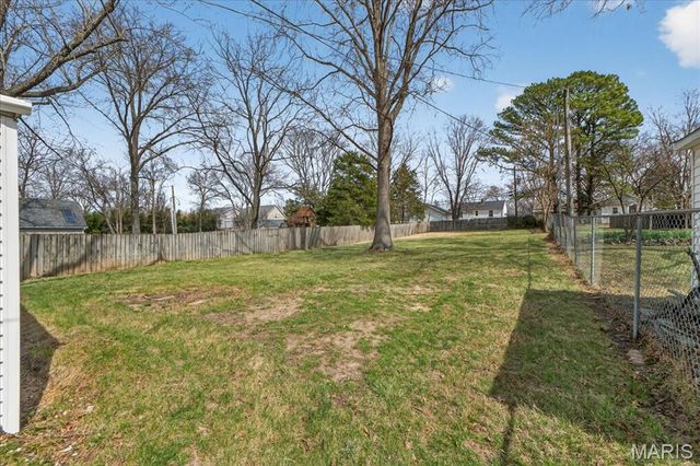 1158 N Geyer Road, Kirkwood, MO 63122