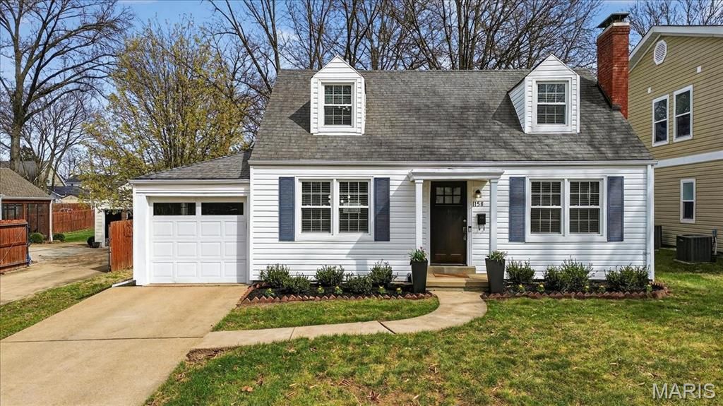 1158 N Geyer Road, Kirkwood, MO 63122