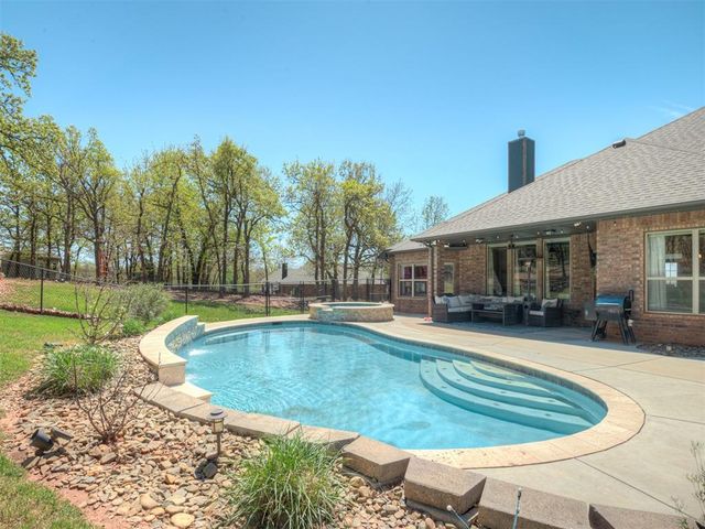 5736 Asheville Way, Choctaw, OK 73020