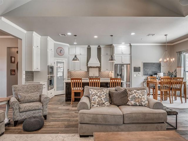 5736 Asheville Way, Choctaw, OK 73020