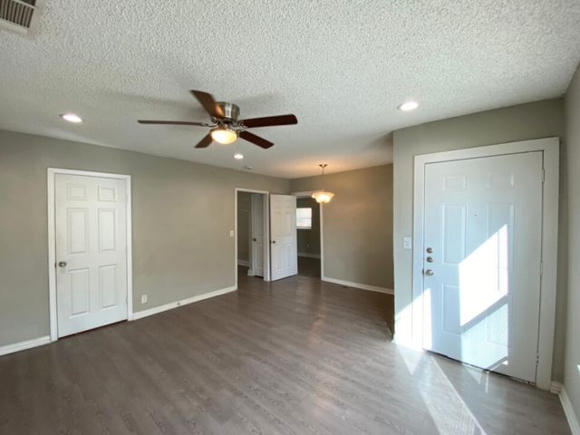 2720 Vogt Street, Fort Worth, TX 76105