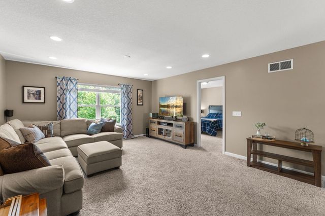 10585 37th Place NE, Saint Michael, MN 55376