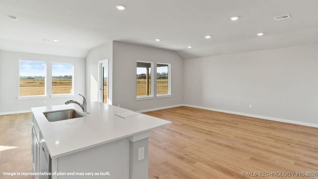 10007 E 135th Street S, Bixby, OK 74008