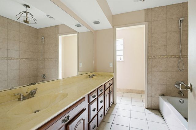 220 Green Ridge Drive, Double Oak, TX 75077