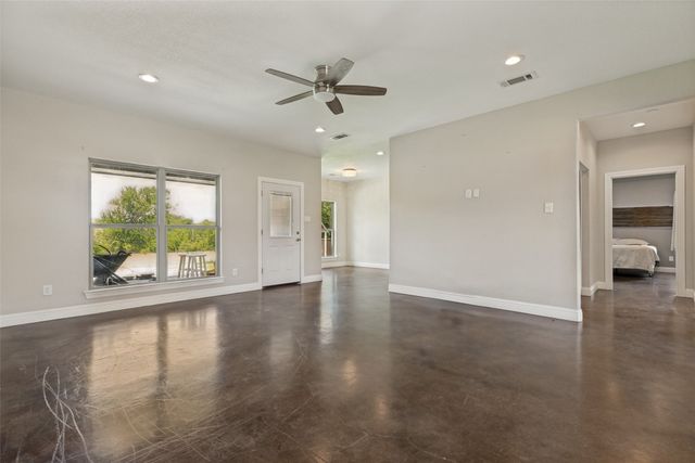 107 Indian Creek, Trenton, TX 75490