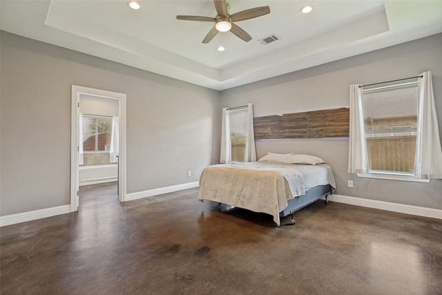 107 Indian Creek, Trenton, TX 75490