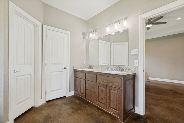 107 Indian Creek, Trenton, TX 75490