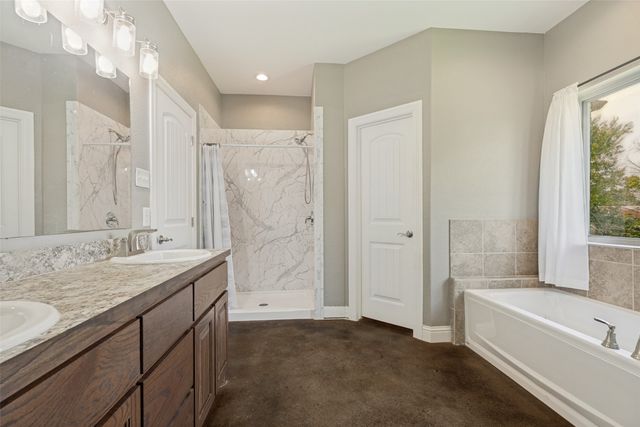 107 Indian Creek, Trenton, TX 75490
