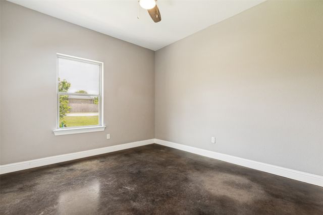 107 Indian Creek, Trenton, TX 75490