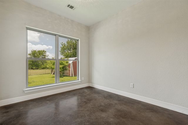 107 Indian Creek, Trenton, TX 75490