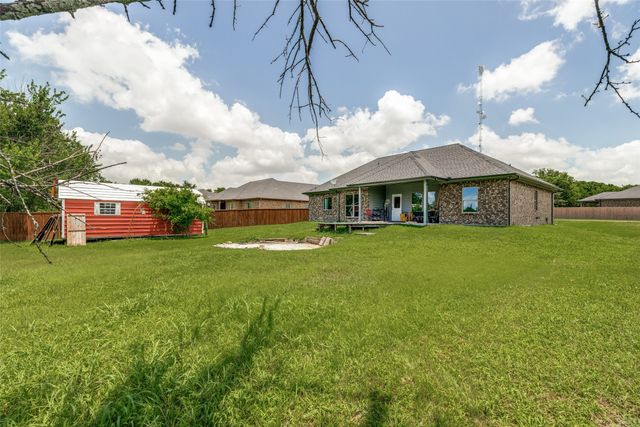 107 Indian Creek, Trenton, TX 75490