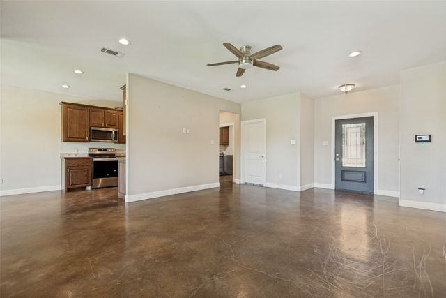 107 Indian Creek, Trenton, TX 75490
