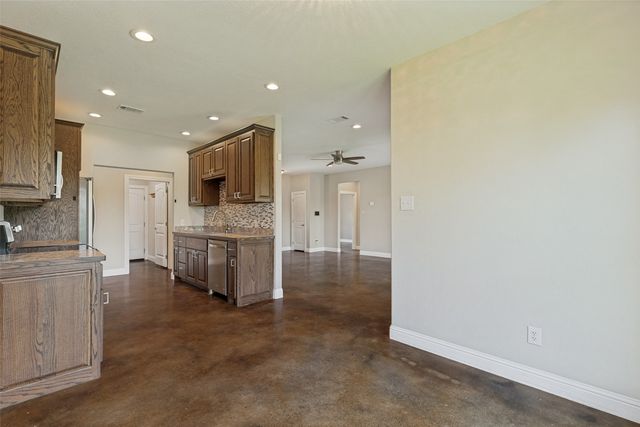 107 Indian Creek, Trenton, TX 75490