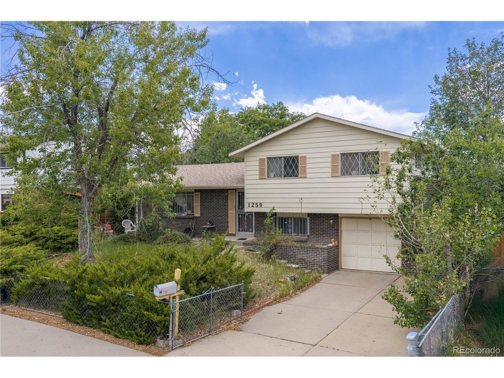 1259 Dearborn St, Aurora, CO 80011