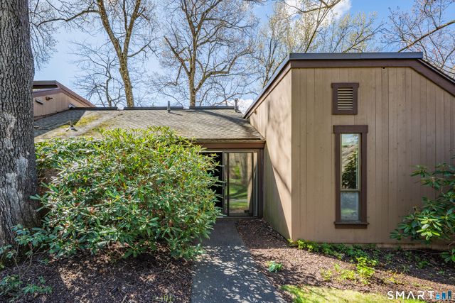 14 Canterbury Lane 14, Avon, CT 06001