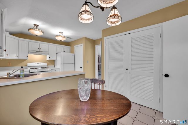 14 Canterbury Lane 14, Avon, CT 06001