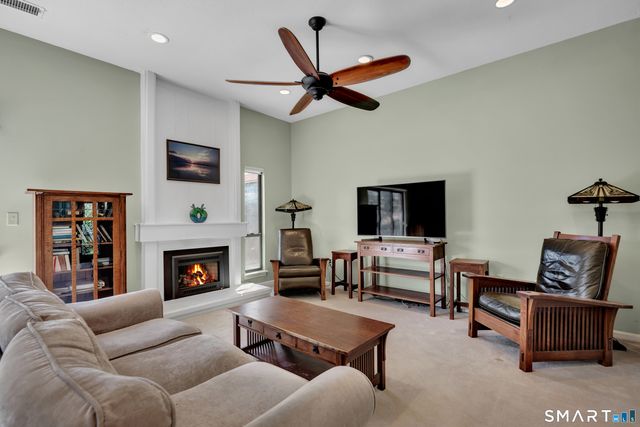 14 Canterbury Lane 14, Avon, CT 06001