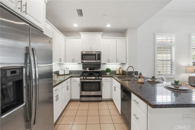 202 Rose Arch, Irvine, CA 92620